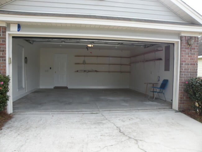 Building Photo - 147 Brianna Cir