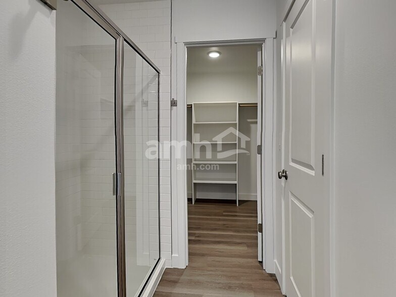 Building Photo - 7706 Brenden St SW