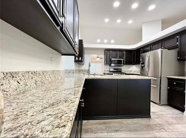 Building Photo - 2982 Briarwood Dr