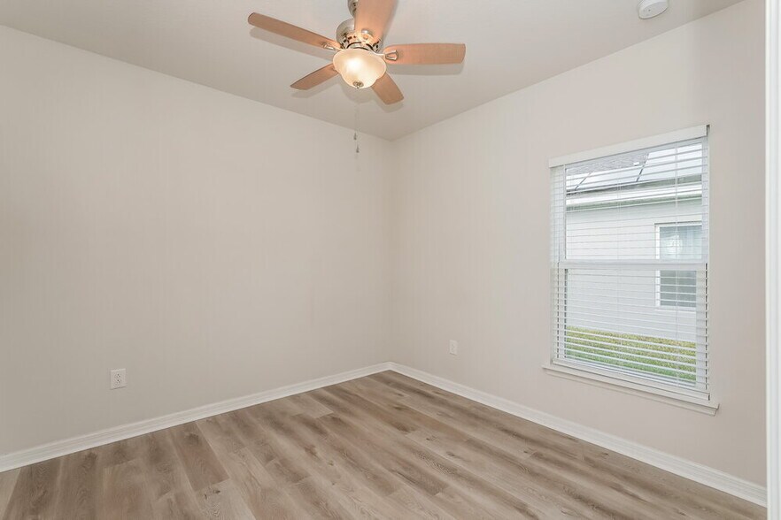 Building Photo - 10423 Hawks Landing Dr