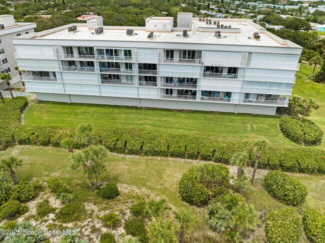 Building Photo - 8700 Ridgewood Ave