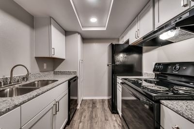 Building Photo - London Square Apartments