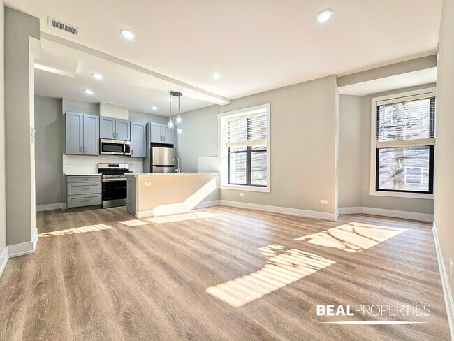 Primary Photo - 432 W Belden Ave