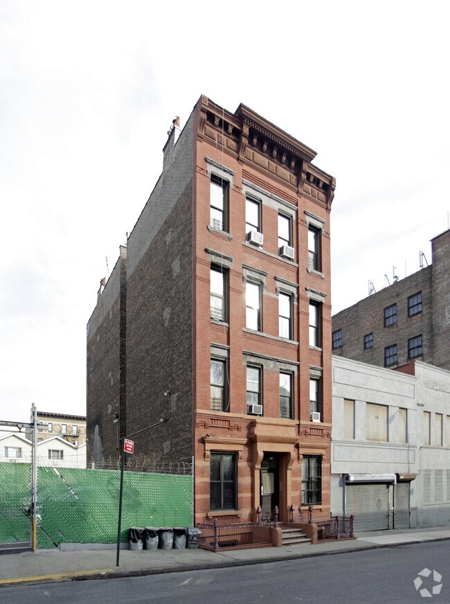 Primary Photo - 423 E 152nd St