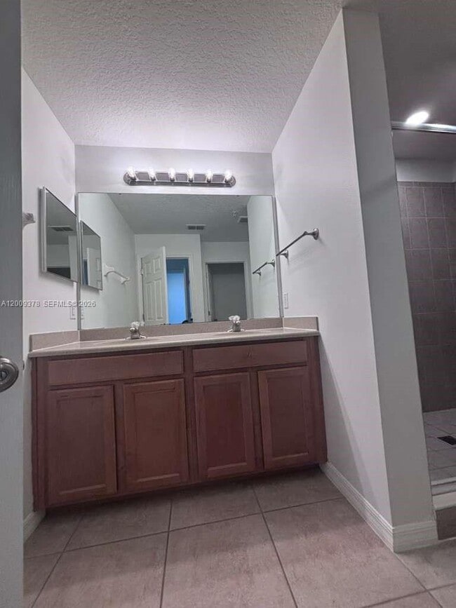 Building Photo - 16 Canterbury Bell Dr