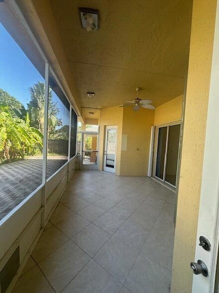Building Photo - 368 NW Bayshore Blvd