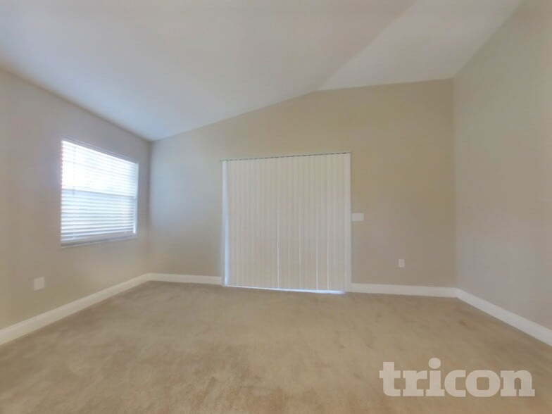 Building Photo - 3598 N Biscayne Dr