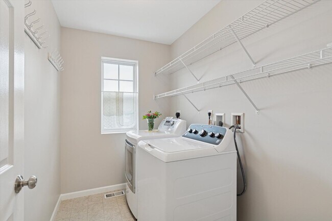 Building Photo - Spacious Single-Family Home On Over A 1/2 ...