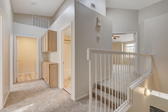 Building Photo - 1302 Dusty Creek St