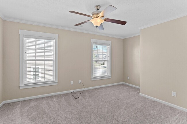 Building Photo - 582 Bunchgrass St