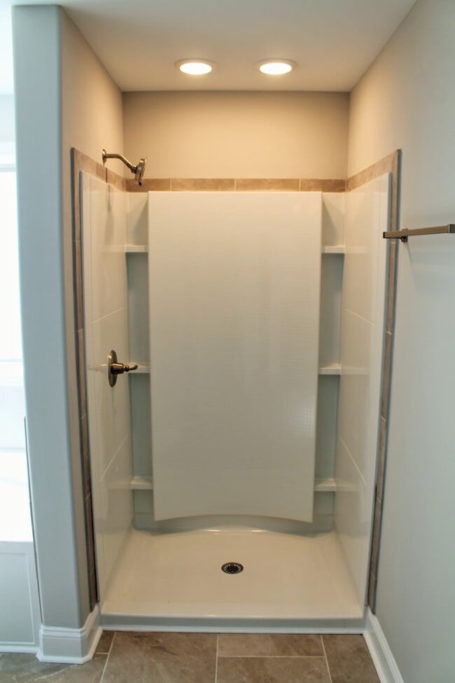 Building Photo - 264 Azalea Dr