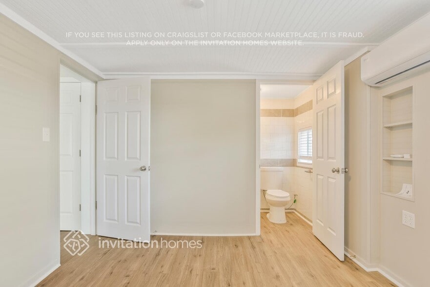 Building Photo - 927 28th St NW