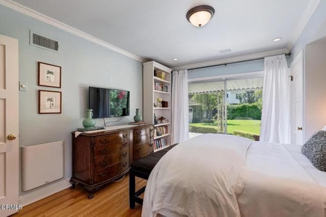 Building Photo - 807 N Doheny Dr