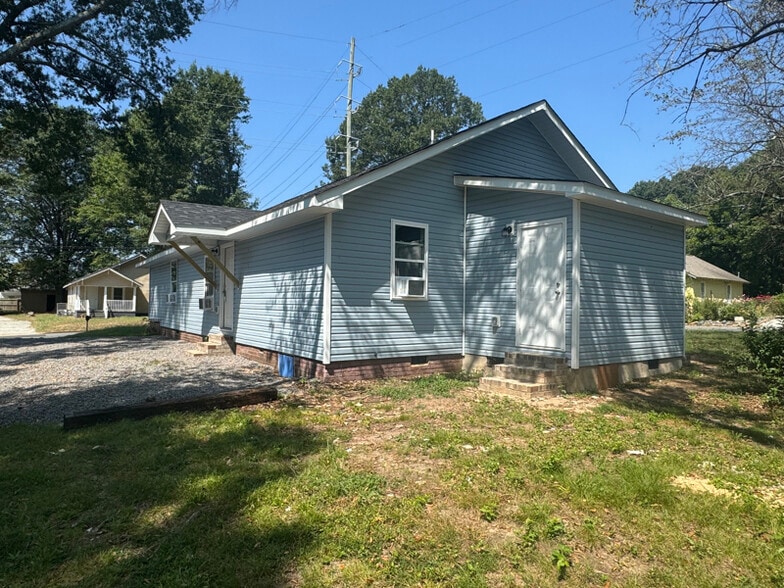Primary Photo - 161 Cannon Ave NW