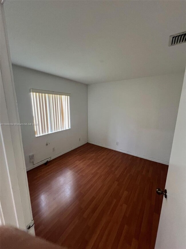 Building Photo - 894 Phoenix Way