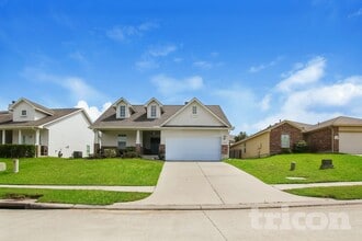 Building Photo - 2002 Briar Grove Dr