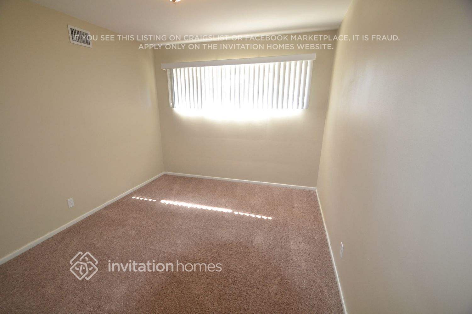 Building Photo - 10544 Densmore Ave