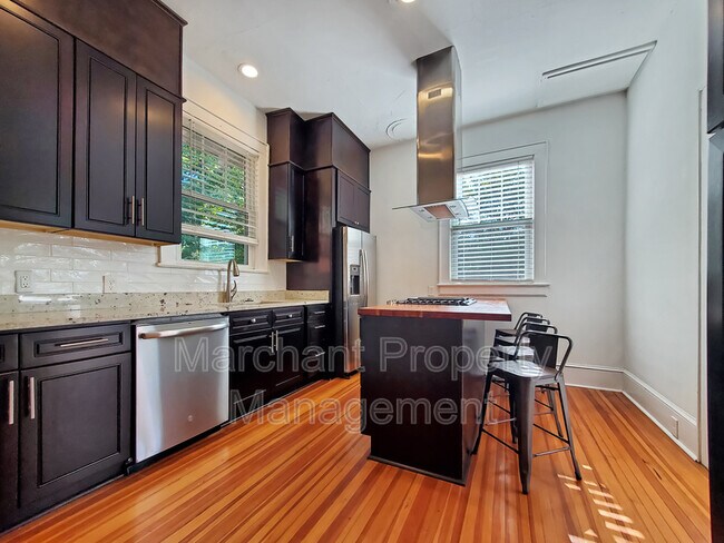 Building Photo - 9 David St