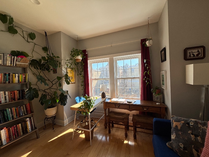 Building Photo - 527 Titan St