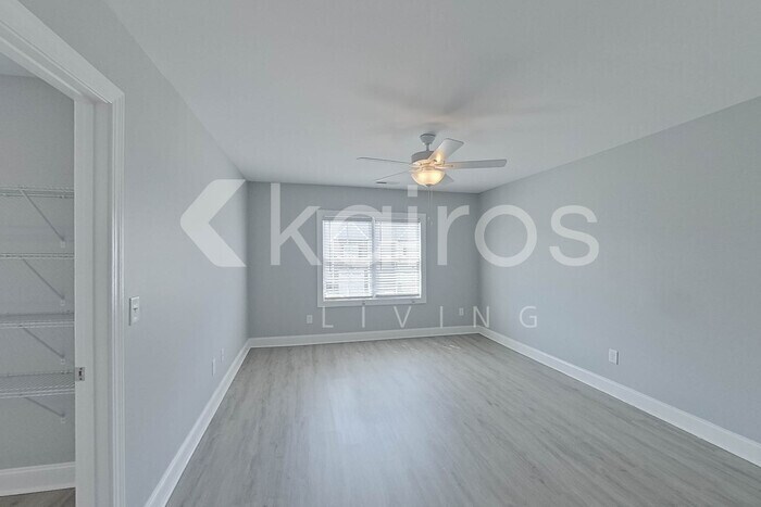 Building Photo - 3709 Oak Leaf Wy