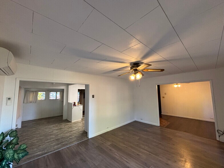 Building Photo - 108 SE 100th Ave