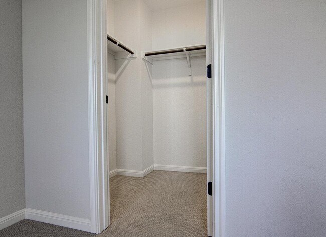 Building Photo - 6603 Smarty Jones Ln