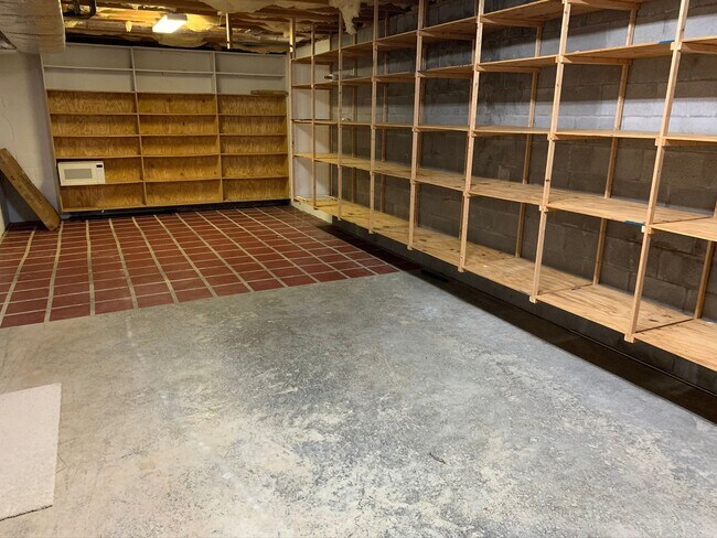 Building Photo - 5000 Square Feet on 7 Acres in Heart of Franklin