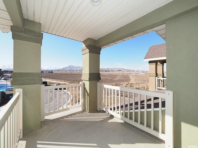 Building Photo - 1646 Venetian Way