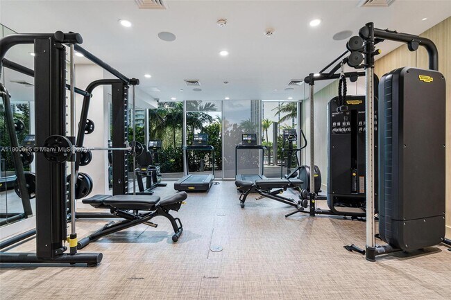 Building Photo - 17550 Collins Ave