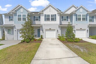 Building Photo - Townhome for Rent in Longleaf Community
