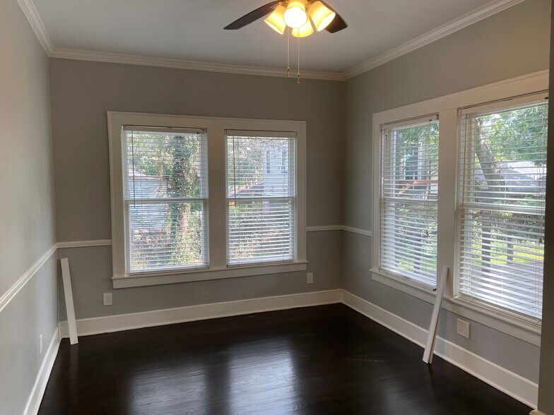 Building Photo - 834 Thomasson Dr