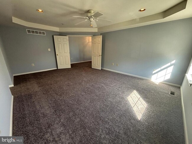 Building Photo - 721 Deer Creek Dr