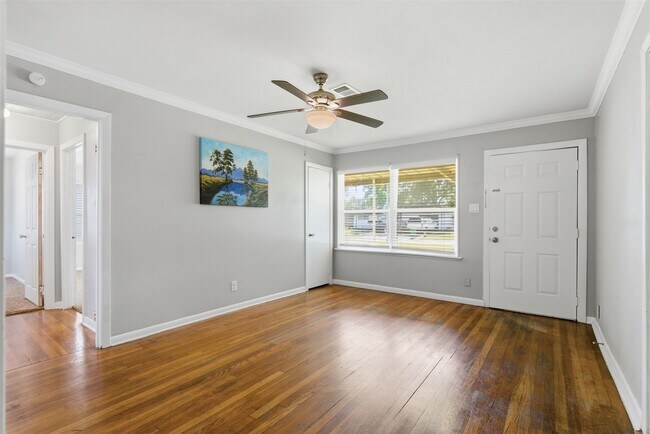 Building Photo - 1203 Valerie Ave