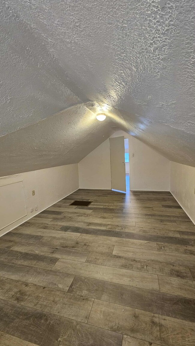 Building Photo - 602 Louviers Ave