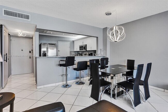 Building Photo - 3725 S Ocean Dr