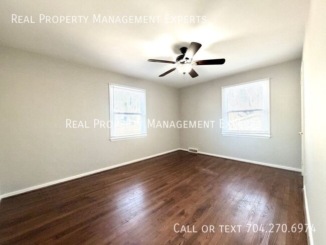 Building Photo - 1843 Camp Greene St