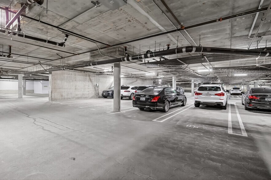 Building Photo - 629 Traction Ave