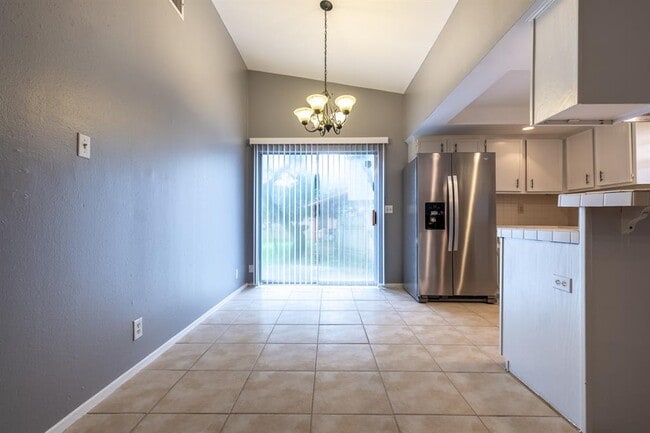 Building Photo - 9009 Sawtooth Ln