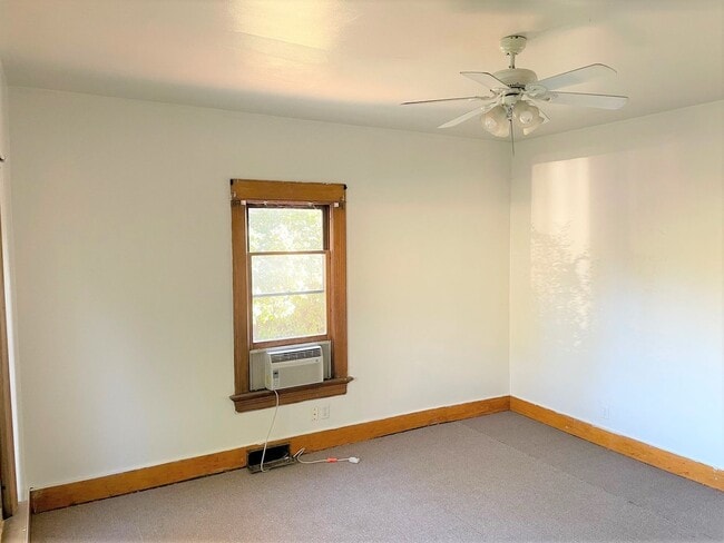 Building Photo - 405 3rd Ave SE