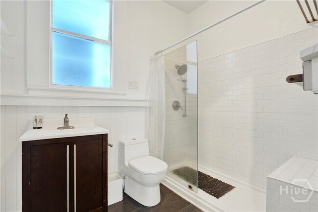 Building Photo - 118 W Waldburg St