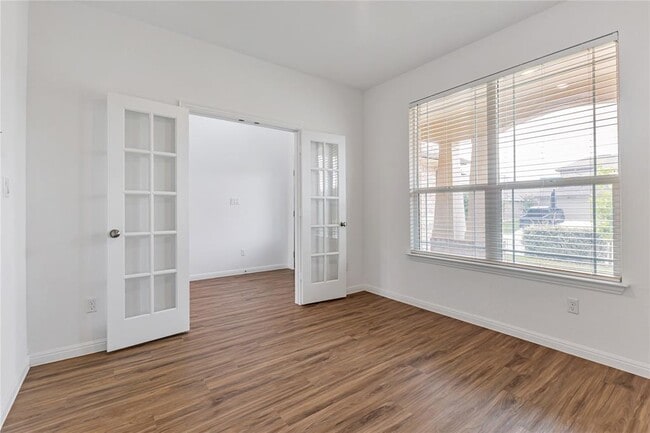 Building Photo - 408 Mante Ct
