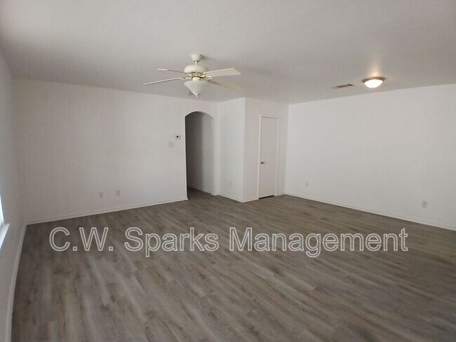 Building Photo - 13655 Biggs St