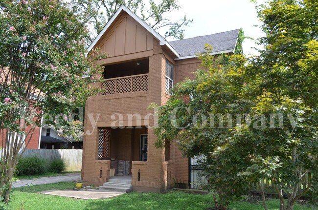Primary Photo - FIRST MONTH FREE; Adorable Duplex in Cross...