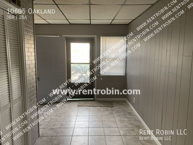 Building Photo - 10605 Oakland-