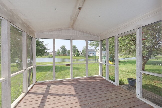 Building Photo - Spacious 4-Bed Waterfront Home in Westmere...