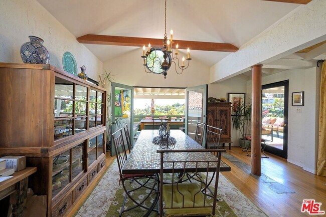 Building Photo - 6855 Los Altos Pl