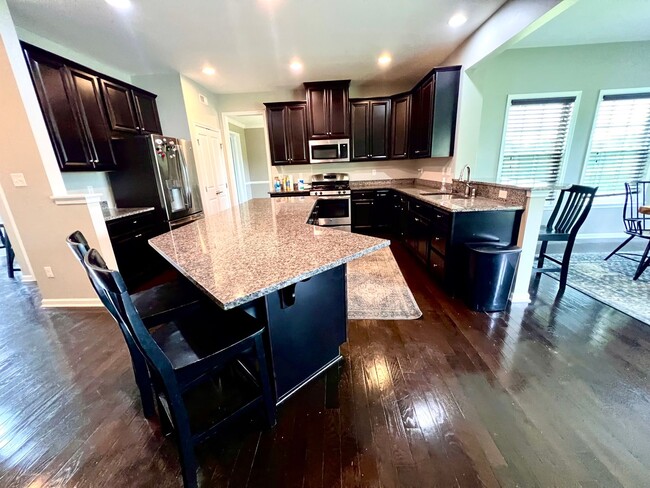 Building Photo - 3006 Farm View Dr