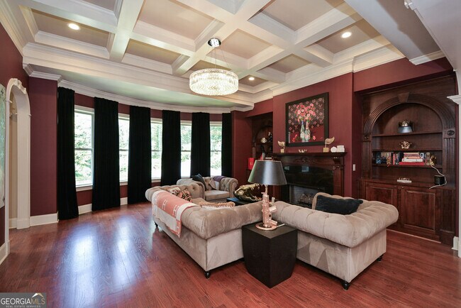 Building Photo - 2210 Spalding Dr