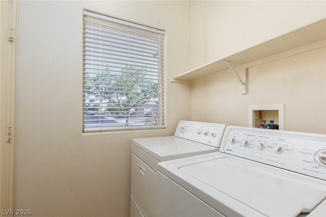 Building Photo - 10991 Pumpkin Ridge Ave