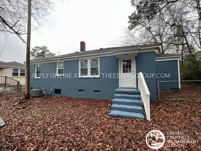 Building Photo - Charming & Newly Remodeled 3-Bed Home in O...